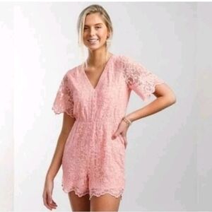 Daytrip Womens Small Pink Lace Embroidered Short Sleeve V Neck Lined Romper